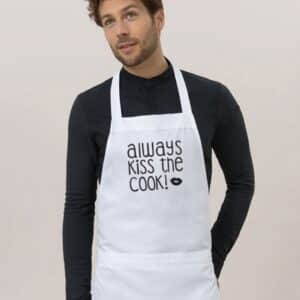 apron_kiss_cook_600-min